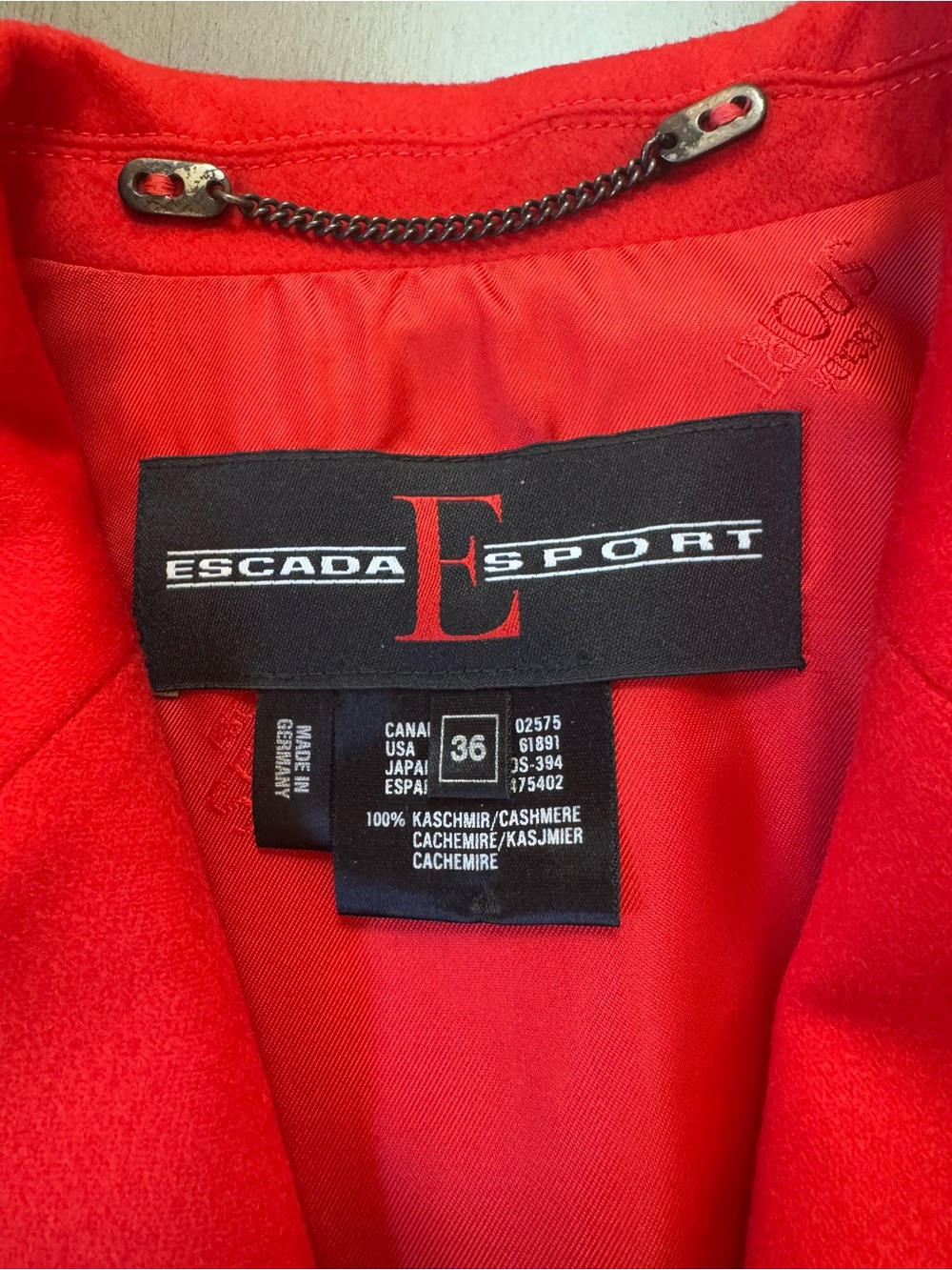 Vintage Escada Sport cropped jacket size 36 - 100% cashmere - Picture 2 of 6